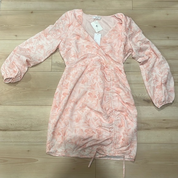 Lulu’s - Sage the label light pink long sleeve mini (size M but fits as S) - Picture 2 of 4